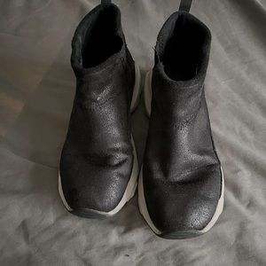 SKECHERS Black Athletic TExtile & Faux Fur Walking Ankle Boots Size 6.5